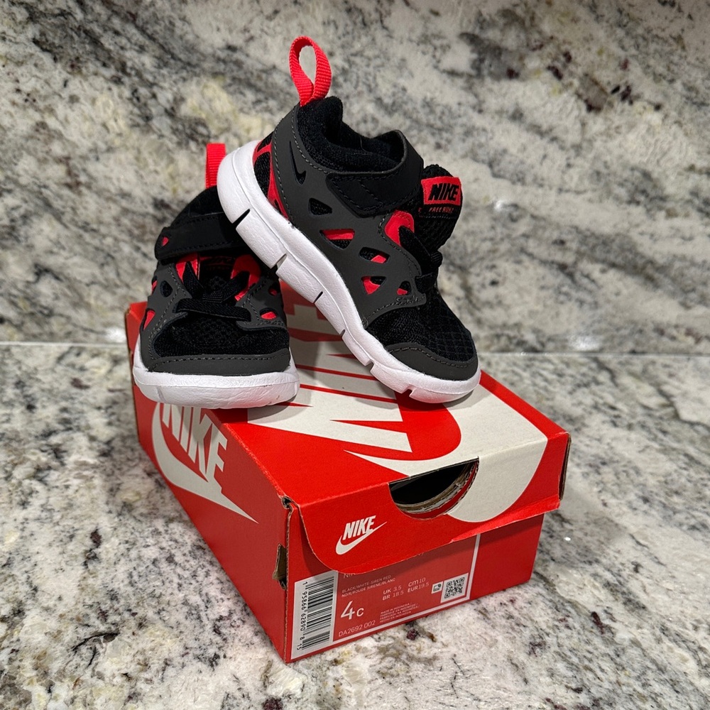 Nike Kids Black and Red